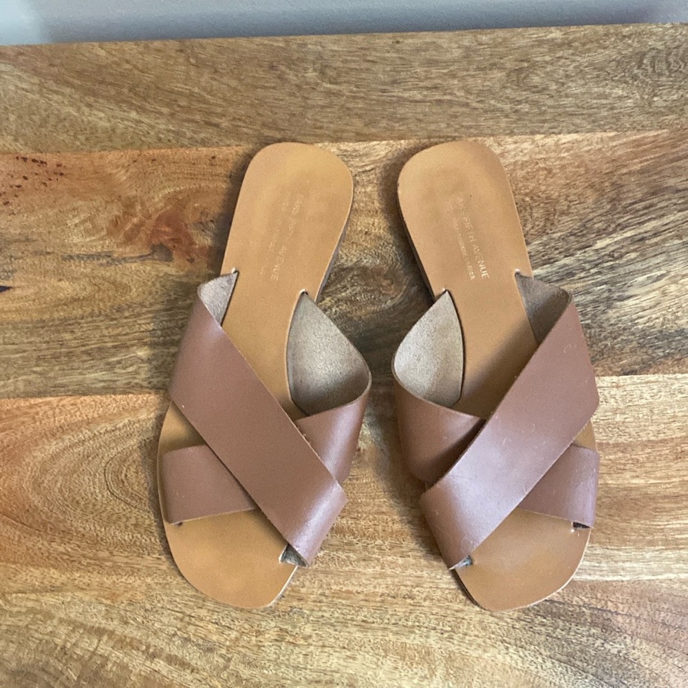 Saks Fifth Avenue Leather Slide Sandals Flats Made in Italy